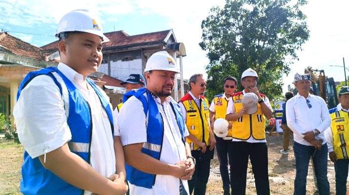 Kepala Balai Besar Pelaksanaan Jalan Nasional (BBPJN) Jatim - Bali Rakhman Taufik mengungkap pelebaran jalan di Ala