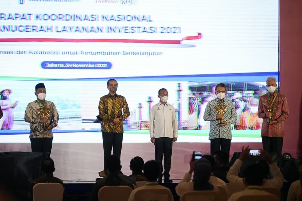 Presiden Jokowi mengukuhkan Jateng sebagai provinsi terbaik Layanan Investasi Nasional 2021. (Foto. Istimewa)