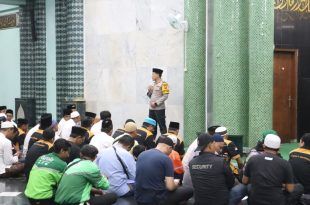 Ratusan Warga Hadiri Doa Bersama Banyuwangi Damai untuk Mengenang Affan Kurniawan