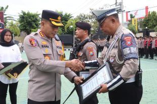 Dari Ungkap Kasus hingga Juara Silat, 43 Personel Polresta Banyuwangi Terima Penghargaan