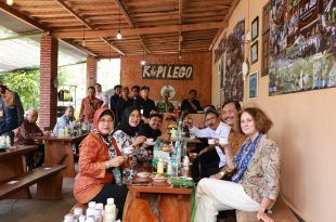 Saat Mensos dan Pak Luhut Ngopi Bareng di Kampung Kopi Gombengsari Banyuwangi