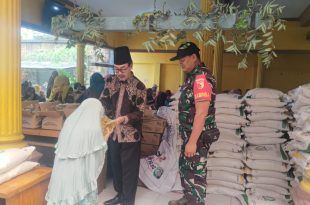 Bantuan Pangan Non Tunai Disalurkan di Sejumlah Desa di Srono dan Cluring