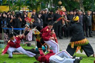 40 Siswa Sekolah Rakyat Banyuwangi Sukses Hibur Publik dengan Fragmen Perang Puputan Bayu
