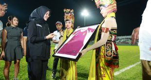 Di Hadapan Ribuan Suporter Persewangi Perkenalkan Skuad dan Jersey Anyar di HUT Ke-55