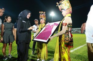 Di Hadapan Ribuan Suporter Persewangi Perkenalkan Skuad dan Jersey Anyar di HUT Ke-55