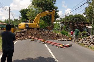 Rehabilitasi Jembatan Poh Bembem Mulai Dikerjakan, Lalu Lintas Dialihkan