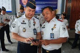 Cegah Judi Online, Lapas Banyuwangi Sidak Ponsel Pegawai